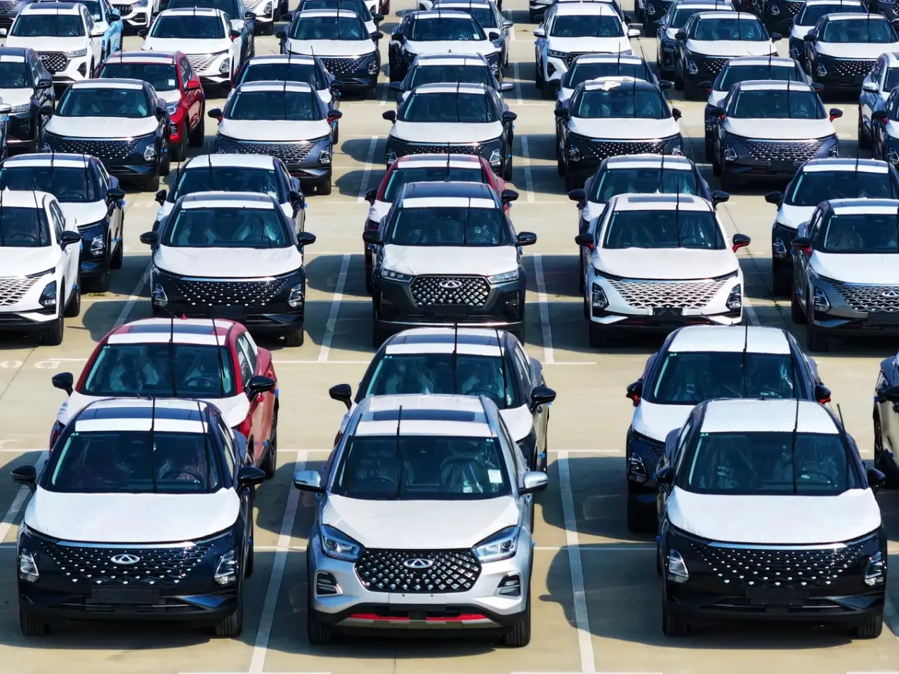 الاردن  تخفيض الضرائب على سيارات البنزين والهايبرد وتوحيدها على الكهربائية