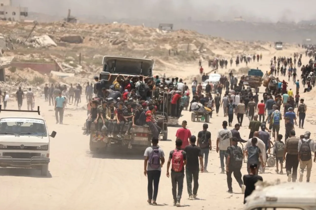 جيش الاحتلال يلقي منشورات في غزة تتضمن آيات قرآنية