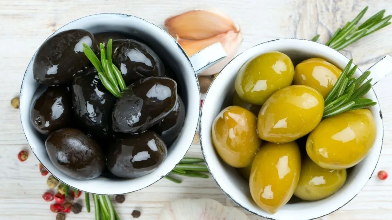 هل يؤدي تناول الزيتون الى زيادة بالوزن