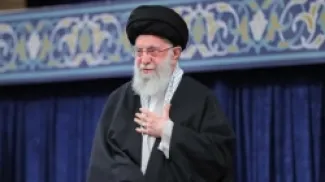 الخامنئي بالعبرية : خطأ الكيان سيحول حياته لشقاء