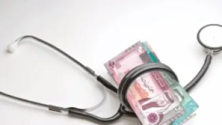 بدء نفاذ لائحة الأجور الجديدة للأطباء