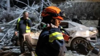 إذاعة الجيش الإسرائيلي: عدد كبير من الإسرائيليين عالق تحت الأنقاض