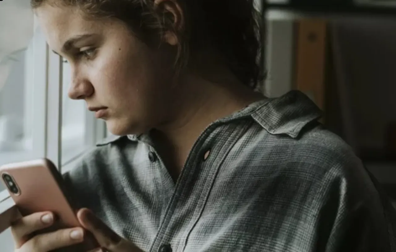 تحذير دولي الشاشات تسرق صحتنا وتدفعنا نحو العزلة