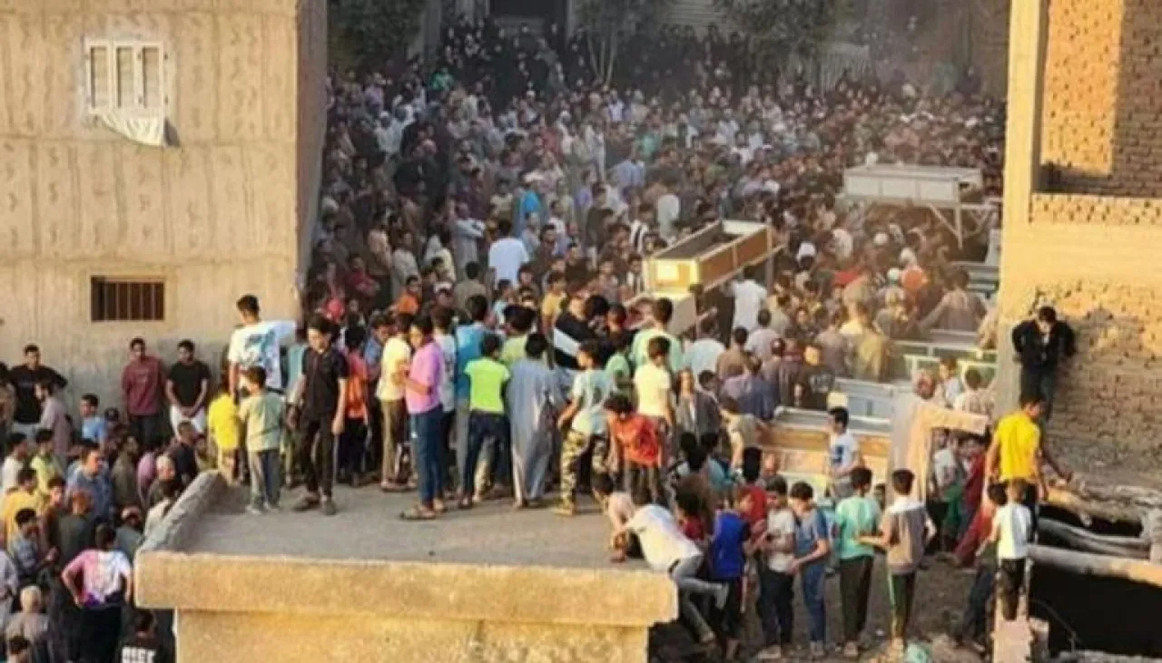 رجل أعمال مصري يتبرع بـ38 مليون جنيه لأسر فتيات العنب