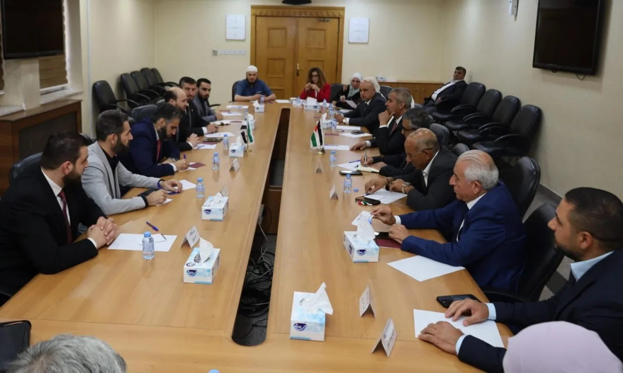 وزارة الطاقة والثروة المعدنية فرق فنية لدراسة احتياجات الجانب السوري