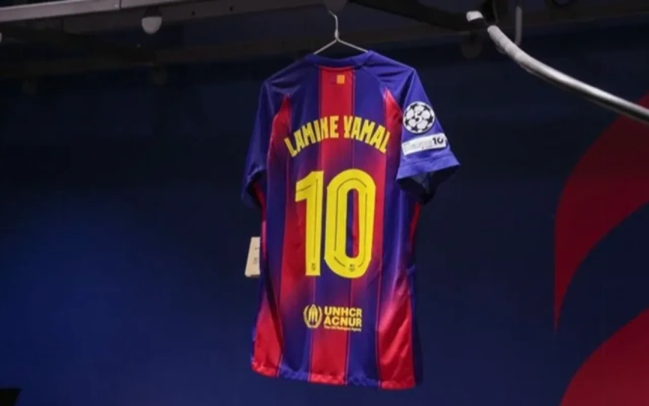 جنون جماهير برشلونة على القميص رقم 10