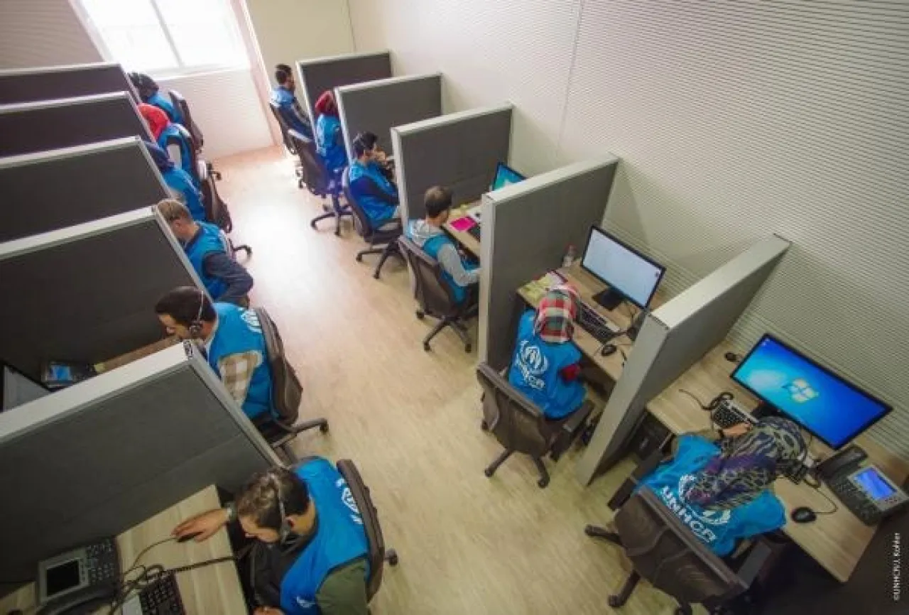 مفوضية اللاجئين تحذر من تراجع تمويل مشاريعها بالأردن