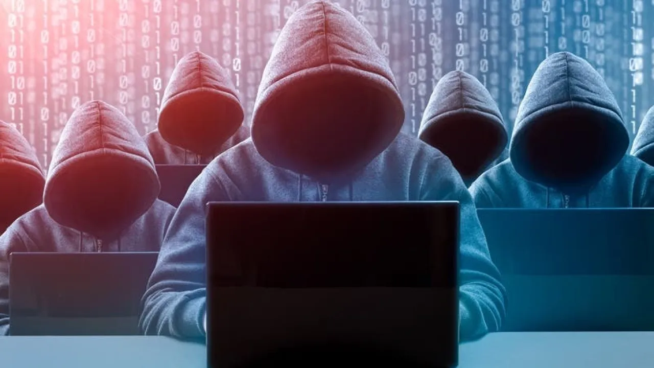 خرق خطير يكشف عن برنامج تجسس Catwatchful يستهدف آلاف الهواتف حول العالم