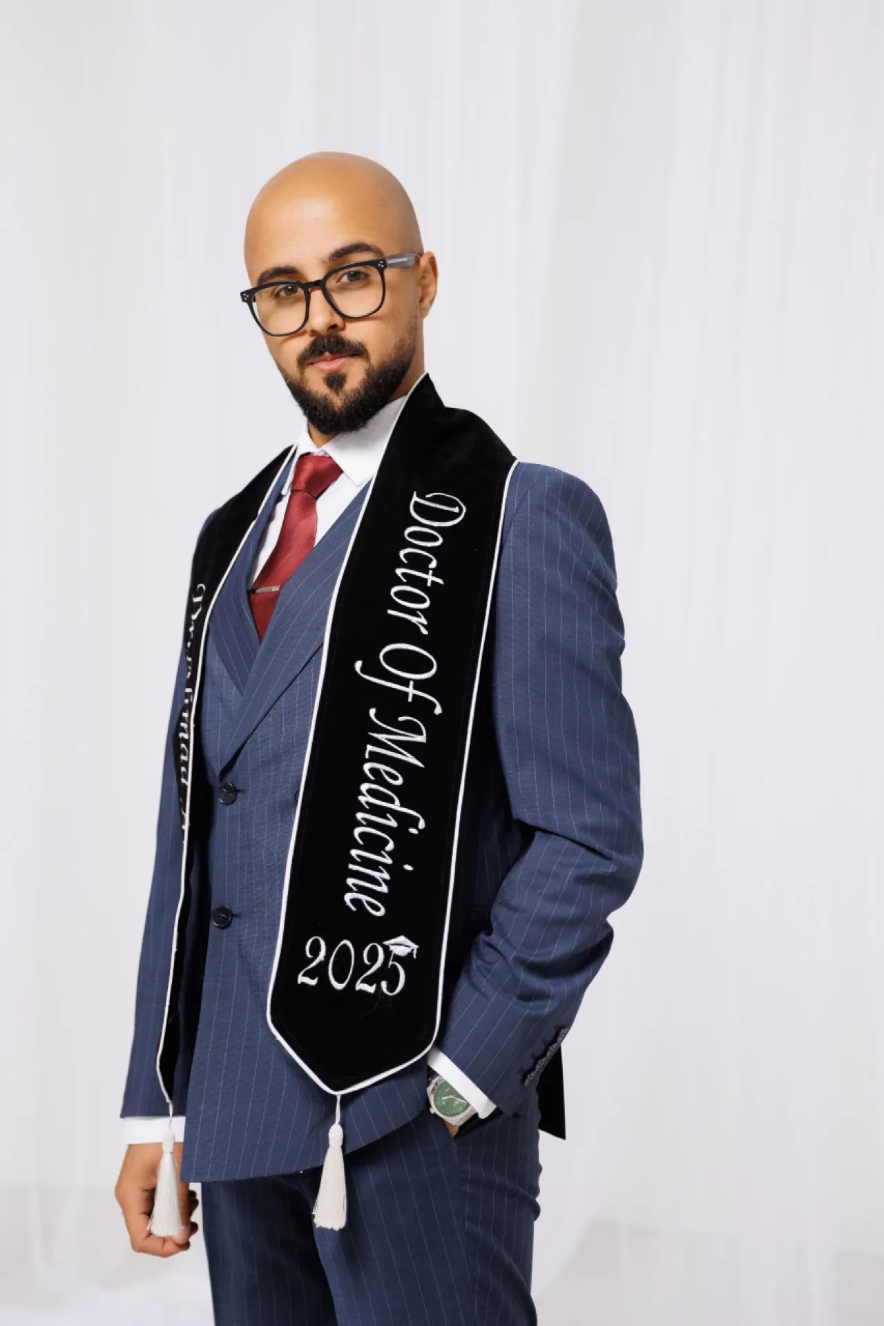 الدكتور أحمد أبو جازوه  مبروك التخرج