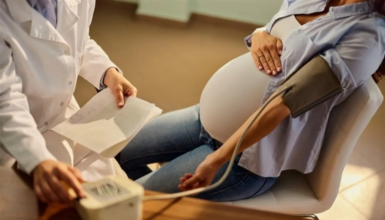 تأثيرات سلبية وإيجابية لتسمم الحمل على الأم المعرضة للإصابة بالسرطان