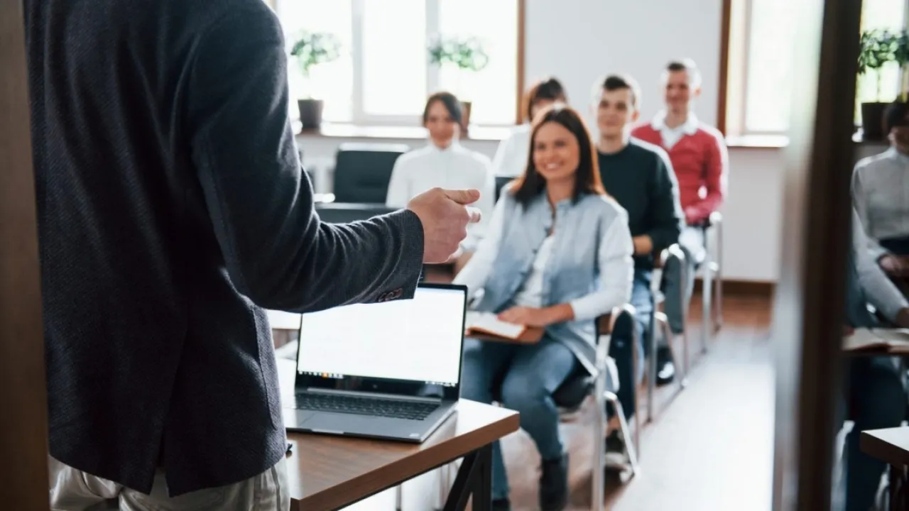 التعليم العالي تُعلن الحدود الدنيا والتخصصات المتاحة لكليات المجتمع