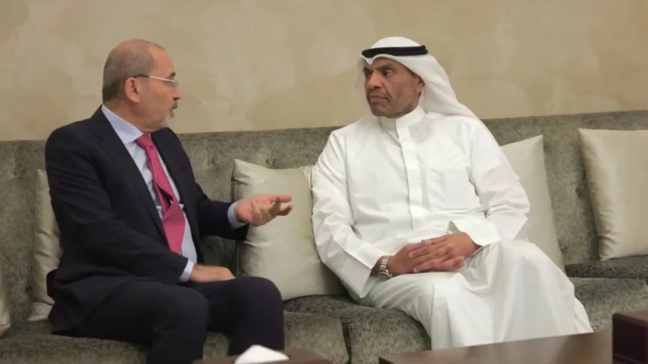 وزير الخارجية يبدأ زيارة رسمية إلى الكويت