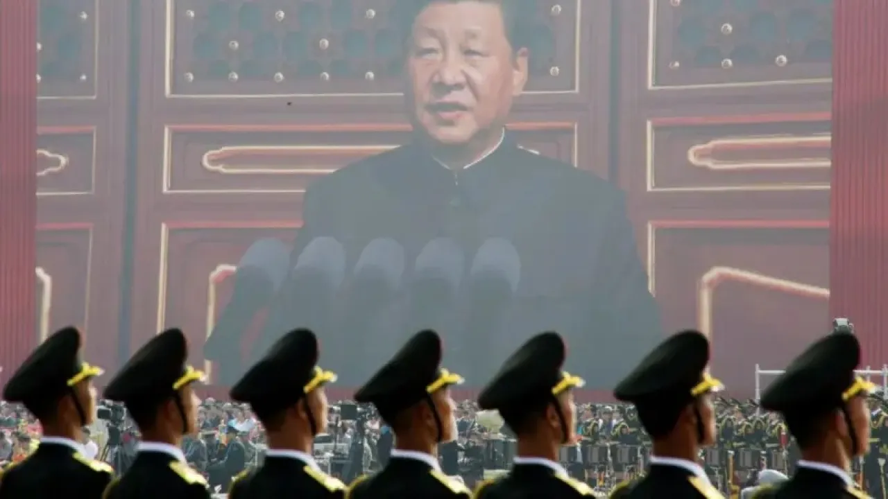 هل يفقد الرئيس الصيني شي جين بينغ السيطرة على الجيش