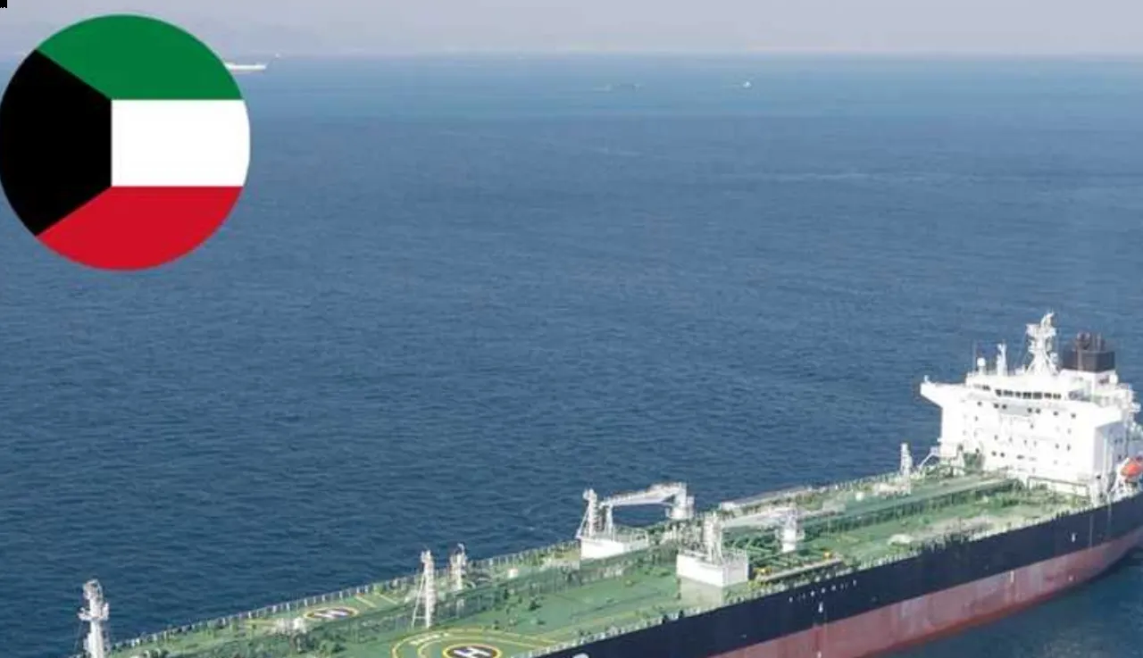 ناقلة نفط كويتية تنقذ 45 لاجئاً من الغرق