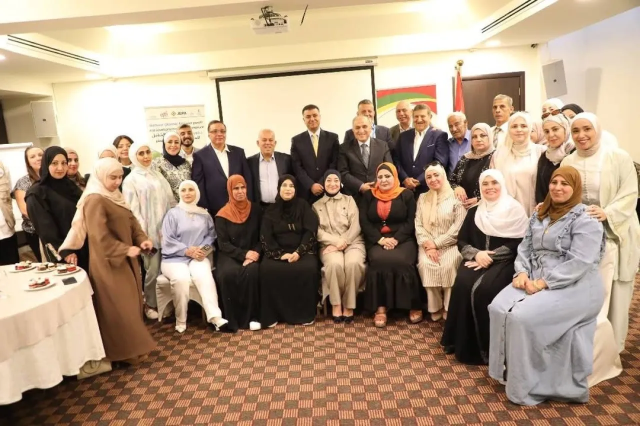 الحنيفات يرعى حفل تخريج المشاركين في مشروع بذور