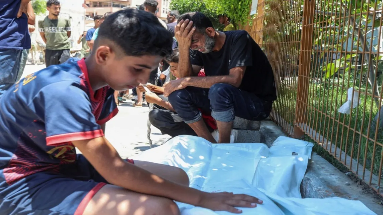 17 شهيدا من منتظري المساعدات في غزة السبت