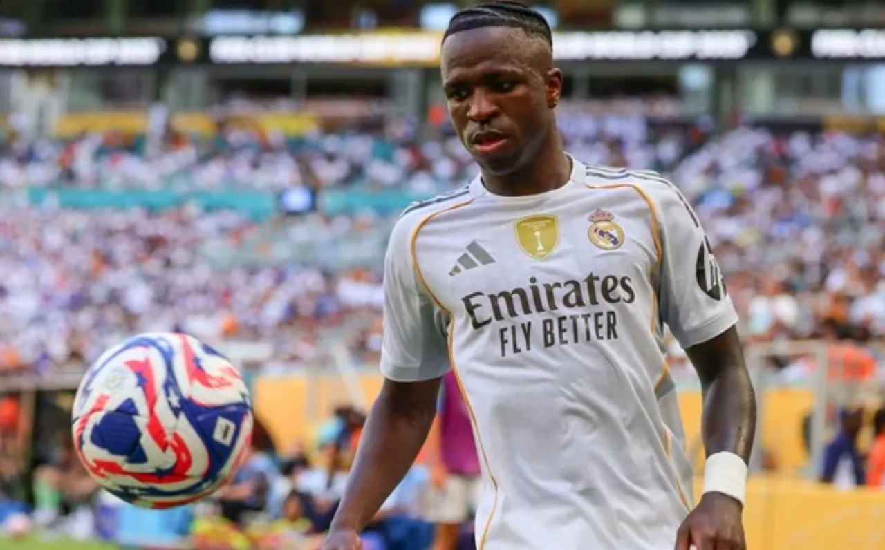 ريال مدريد يرفض مساواة فينيسيوس مع مبابي