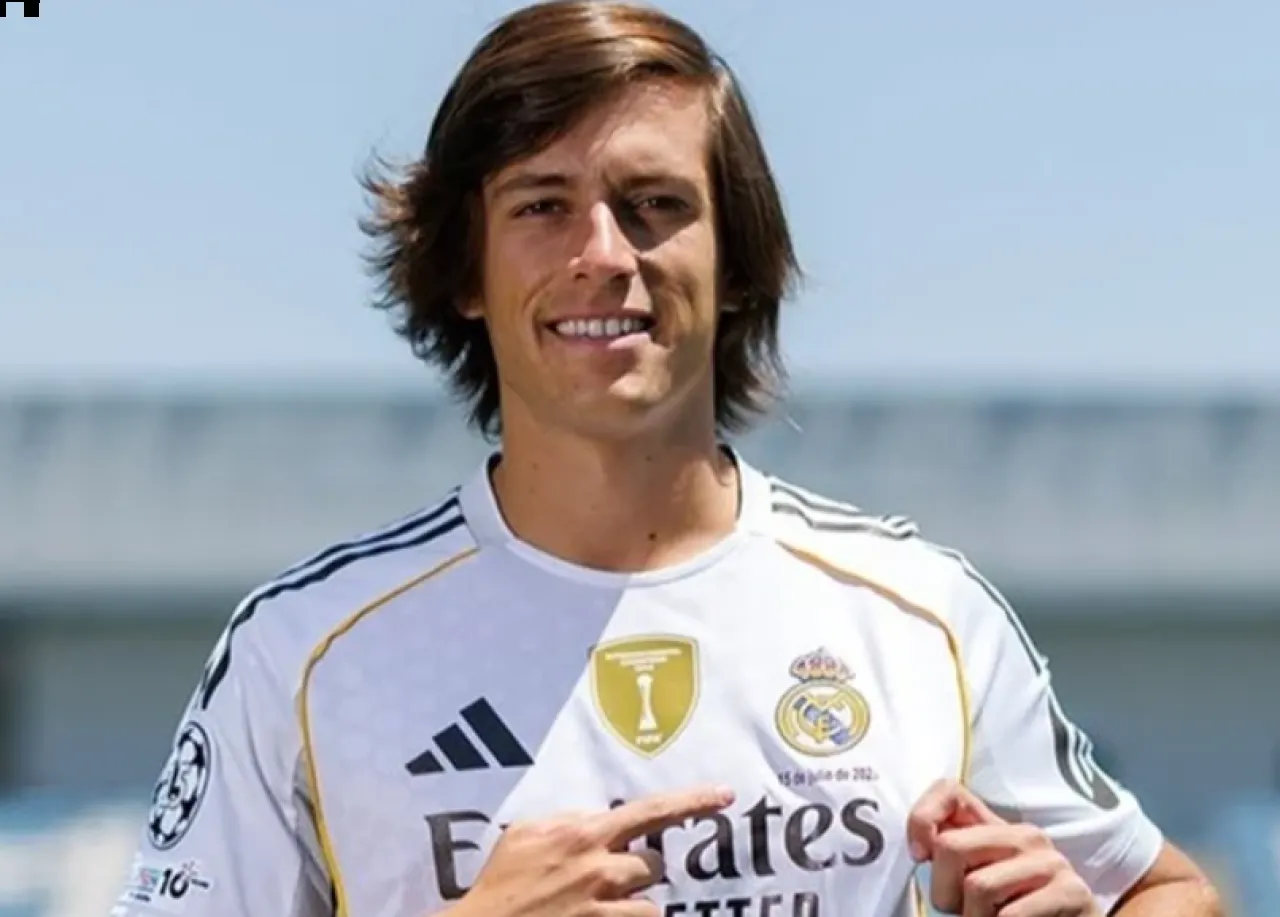 أول تصريح من كاريراس بعد التوقيع مع الملكي