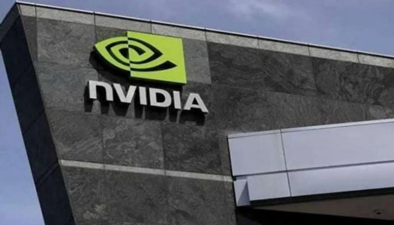 جنسن هوانغ رقائقنا عادت للصين ونتطلع لما هو أكثر تطورا