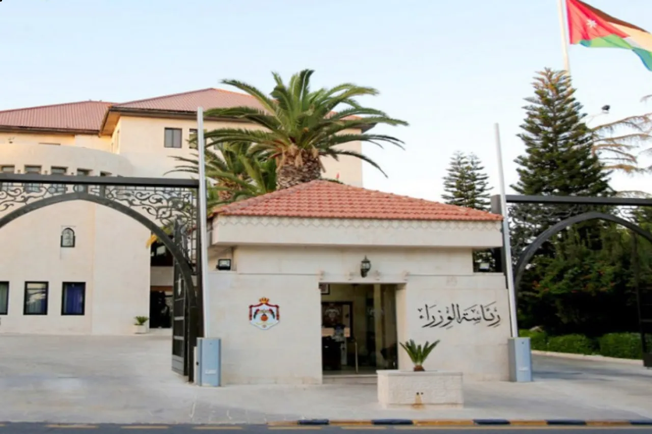 الأردن  موظفون حكوميون إلى التقاعد  أسماء