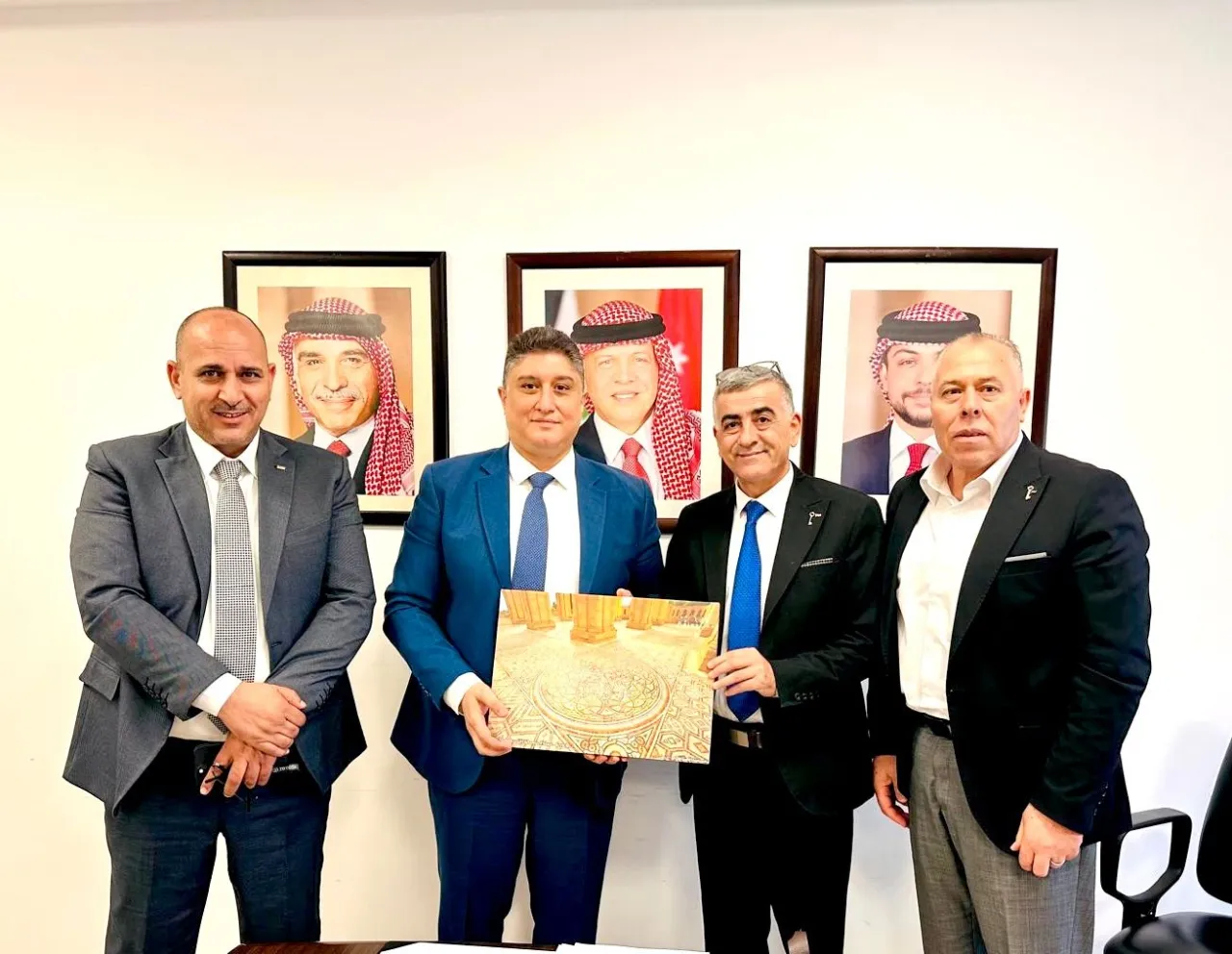 امين عام وزارة النقل ونظيره الفلسطيني يبحثان تذليل العقبات وتعزيز التعاون في النقل البري