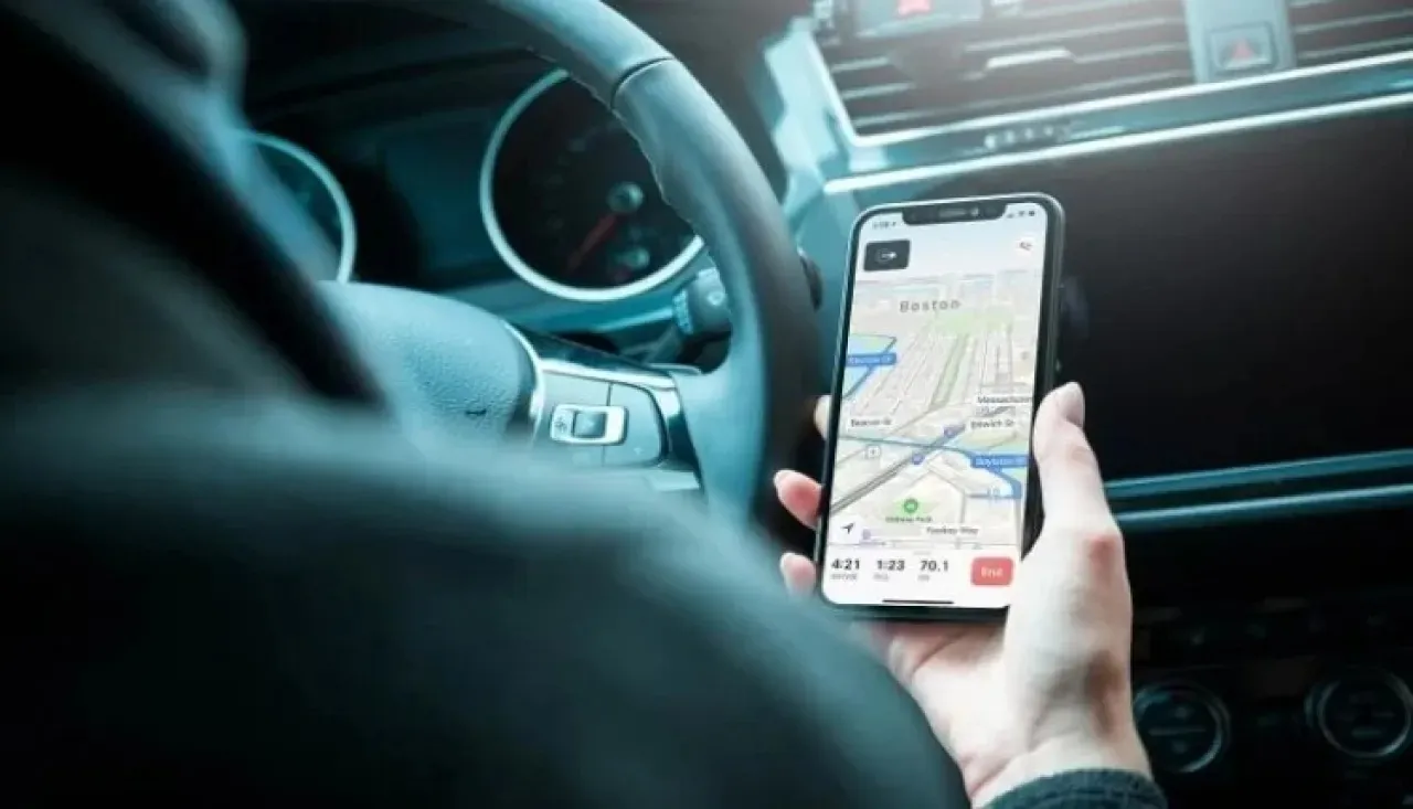 الأردن قرار جديد لتنظيم عمل تطبيقات النقل الذكية قريباً