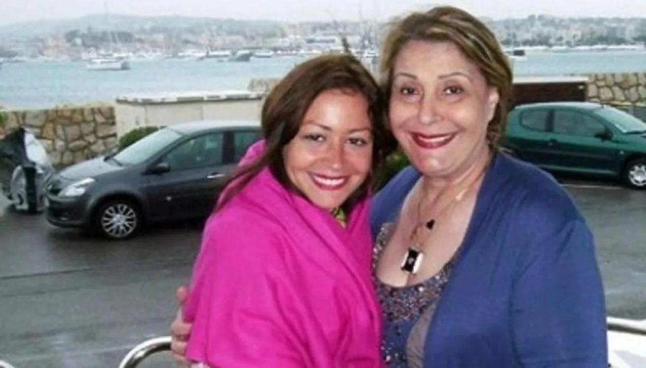 ماذا كتبت منة شلبي قبل وفاة والدتها بساعات