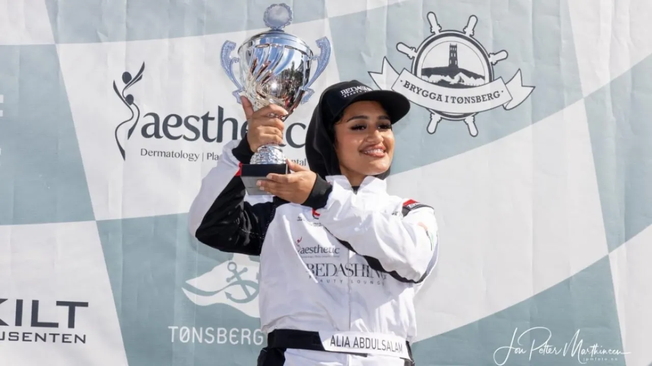 علياء عبدالسلام إماراتية لا تعرف المستحيل في تحديات الفورمولا 4