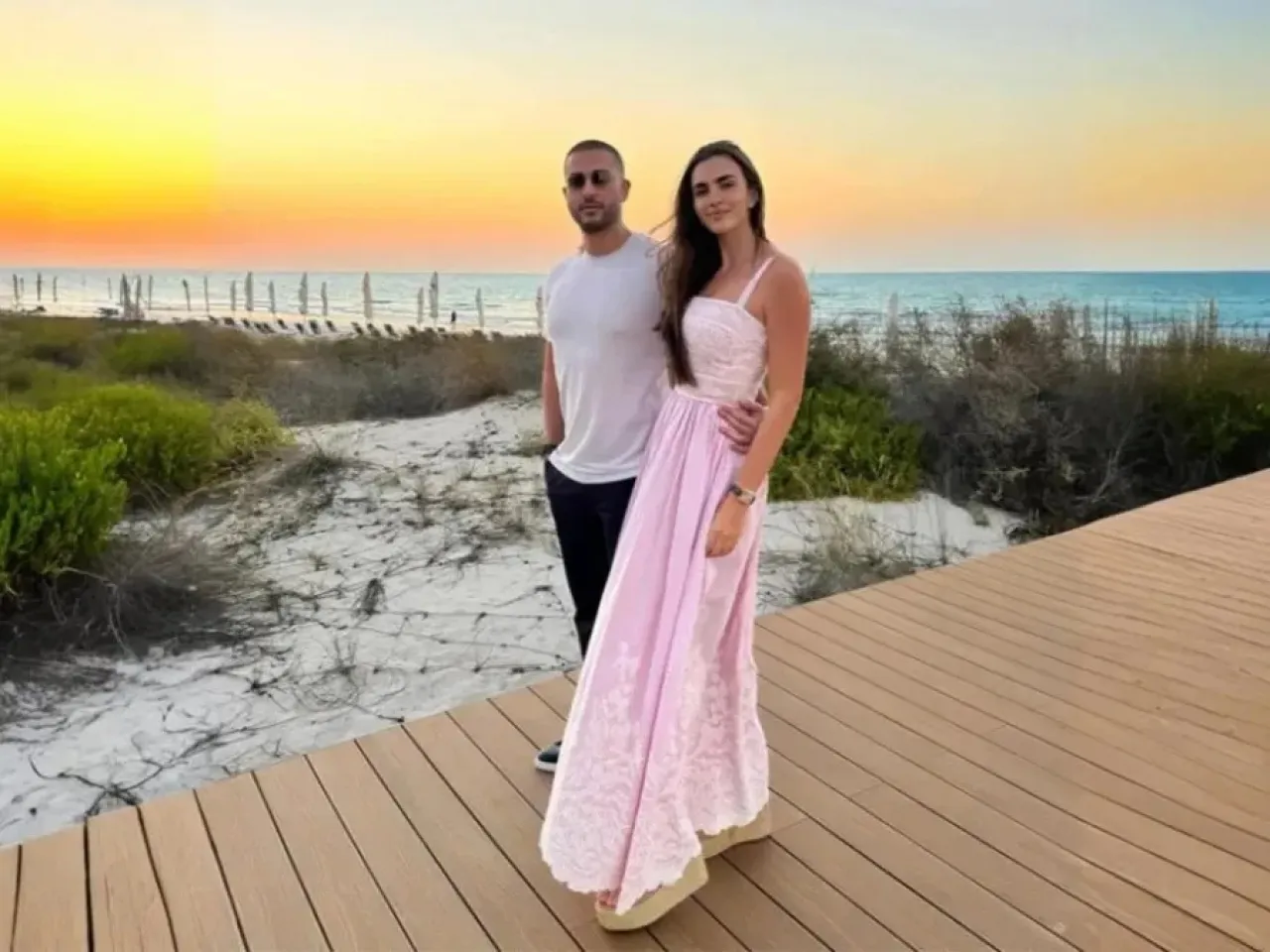 زين قطامي تتألق بفستان إيلي صعب في ختام زفاف أسطوري