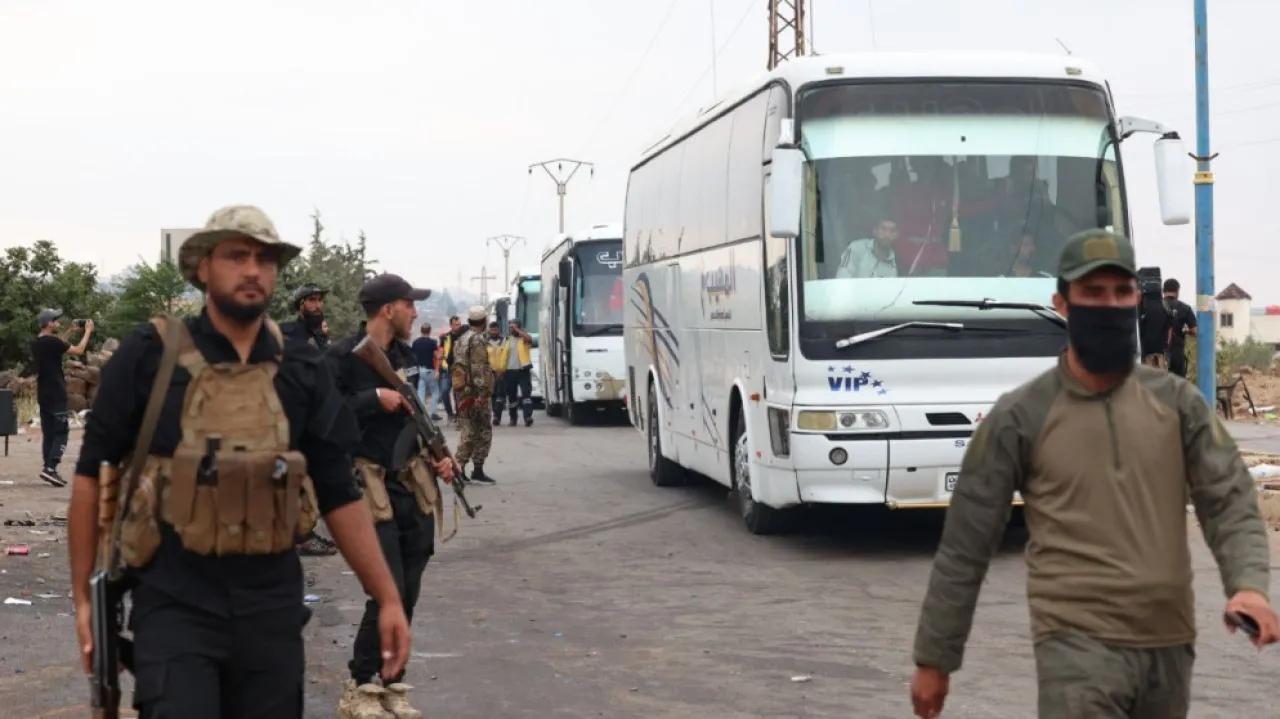 دمشق خروج عائلات محتجزة من داخل السويداء