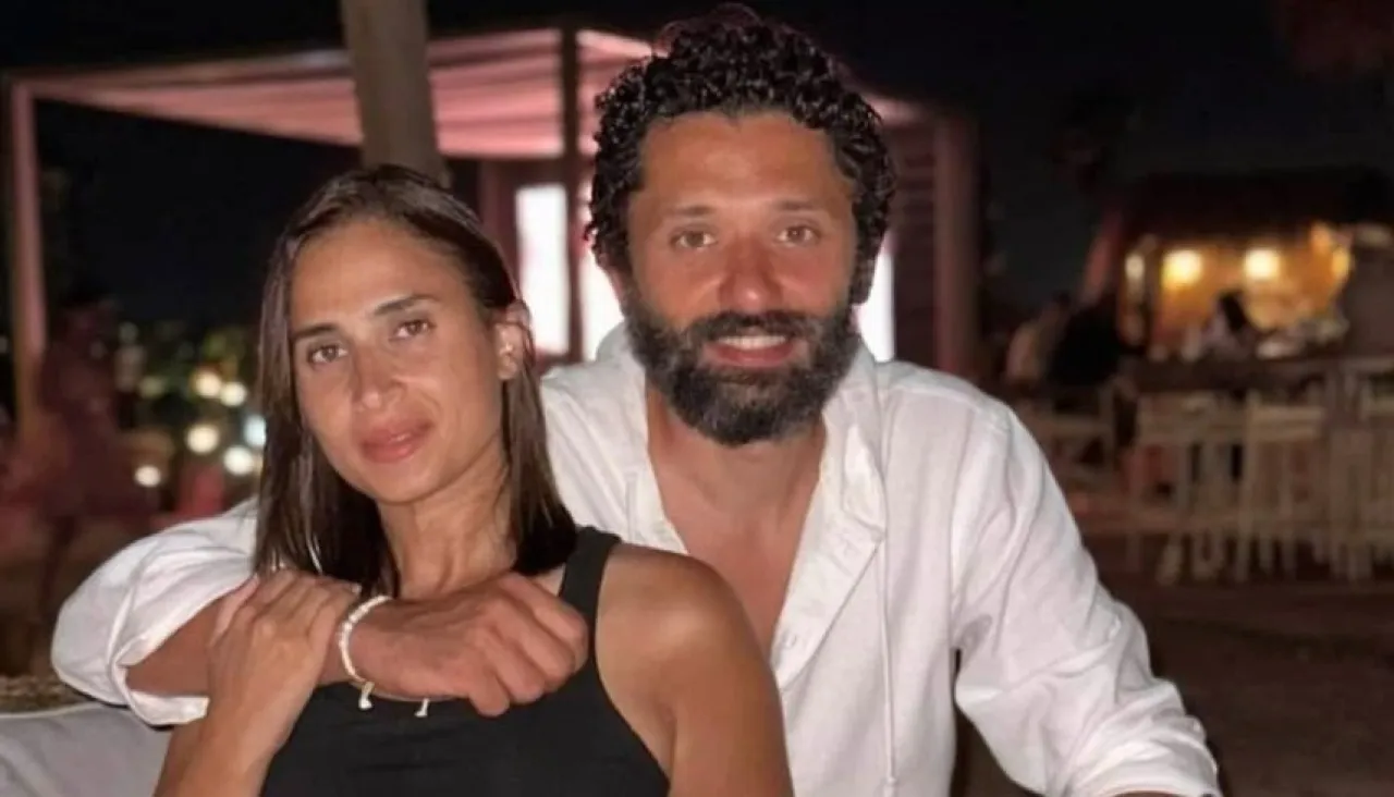 هل انفصل كريم محمود عبد العزيز عن زوجته