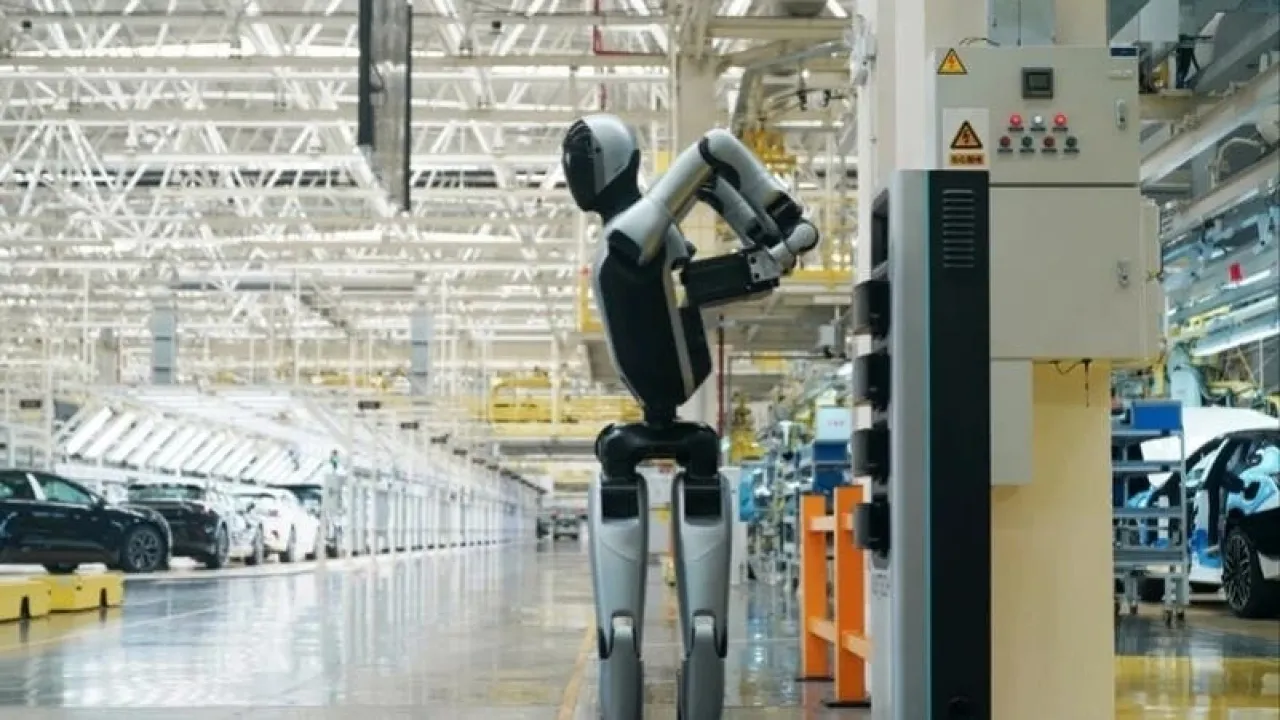 China unveils the worlds first selfbatterychanging humanoid robot