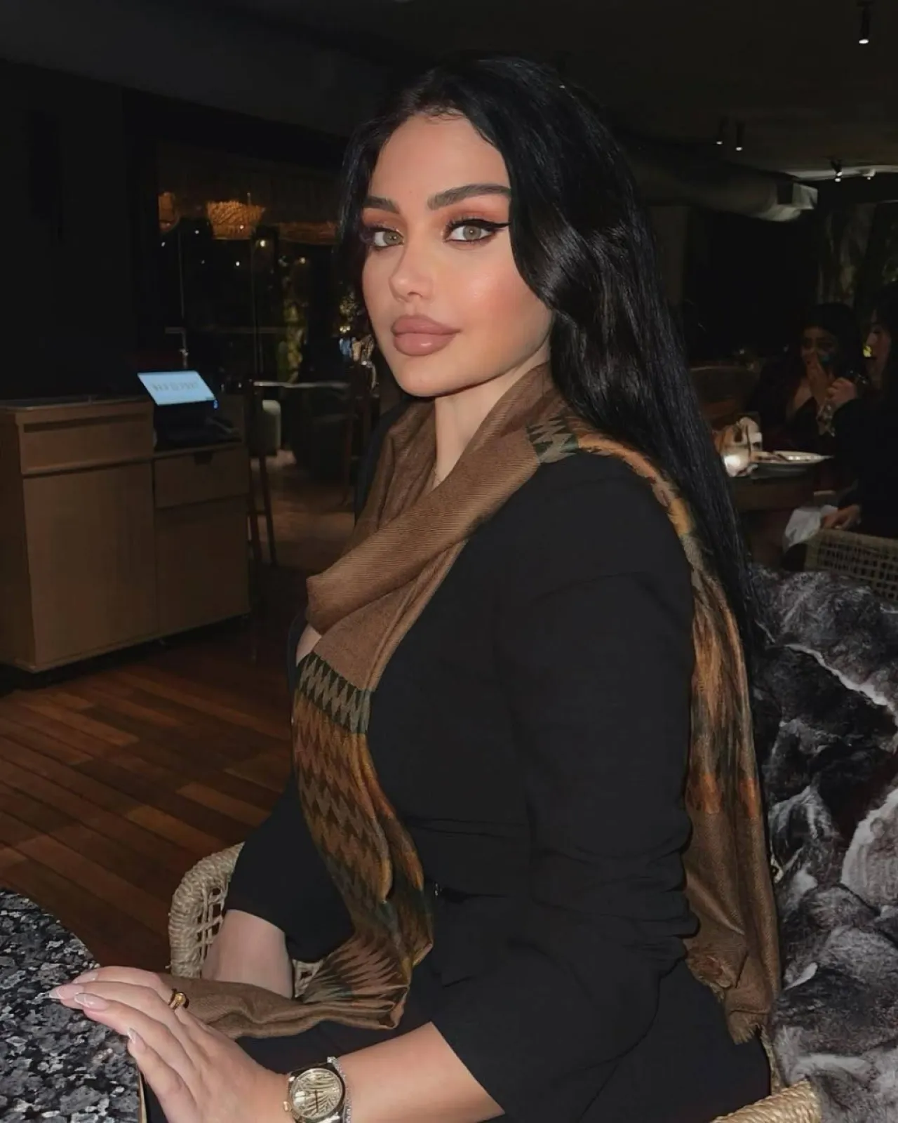 ابنة هيفاء وهبي تعلّق على أخبار انتحارها بأسلوب مستفزّ