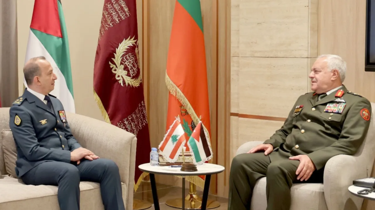 الحنيطي يبحث مع قائد الجيش اللبناني سبل تعزيز التعاون والتنسيق الثنائي