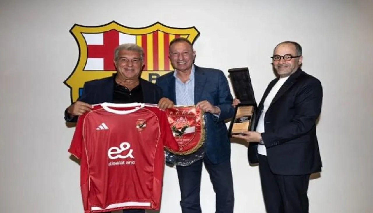 تعاون مفاجئ بين الأهلي المصري وبرشلونة ما السر