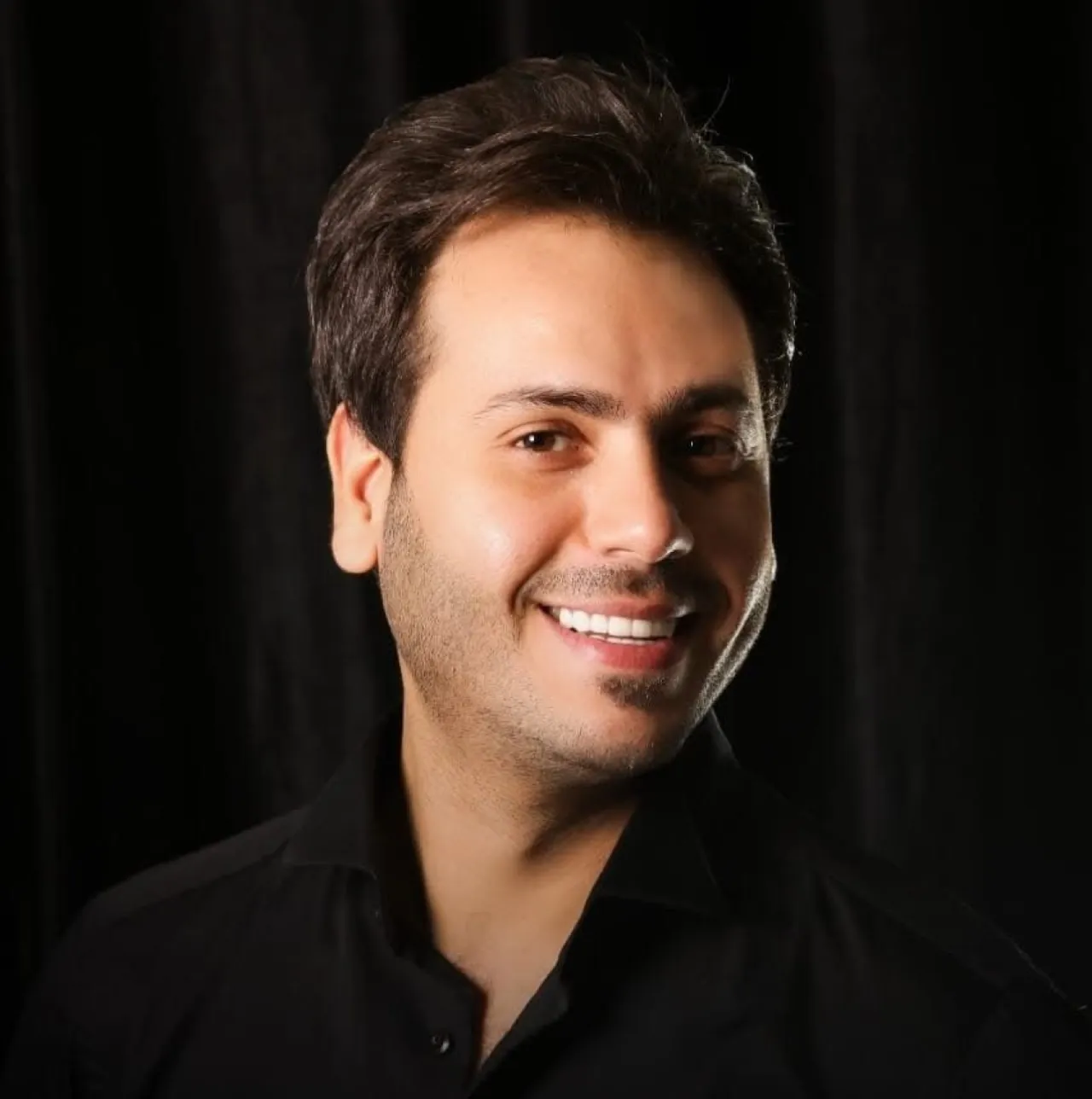 عودة مؤثره وفن هاديء من خلال اول اغنيه كتبها بنفسه الفنان منتصر حبيب