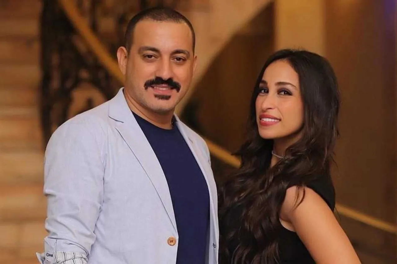 بعد ازمة راغب علامة  زوجة فنان شهير تحذّر المعجبات من تقبيله