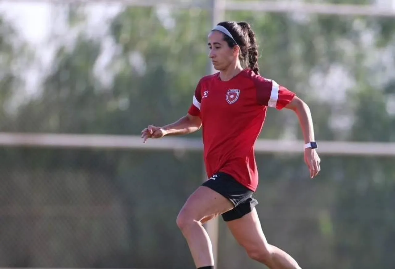 أبو تايه تحترف في اليونان والمجالي تظهر بإعلان الأهلي السعودي