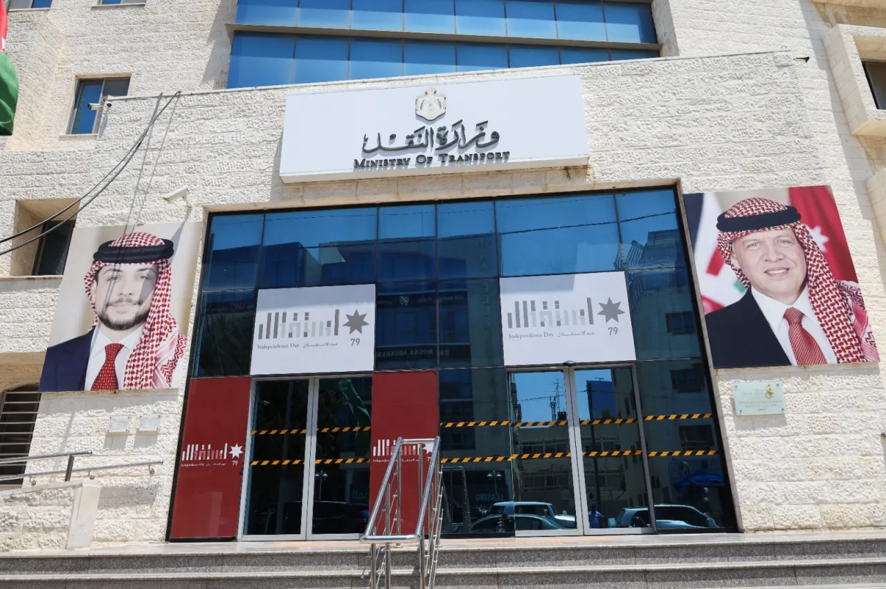 النقل تتابع الاستعدادات لافتتاح خطي السلط والكرك  عمان