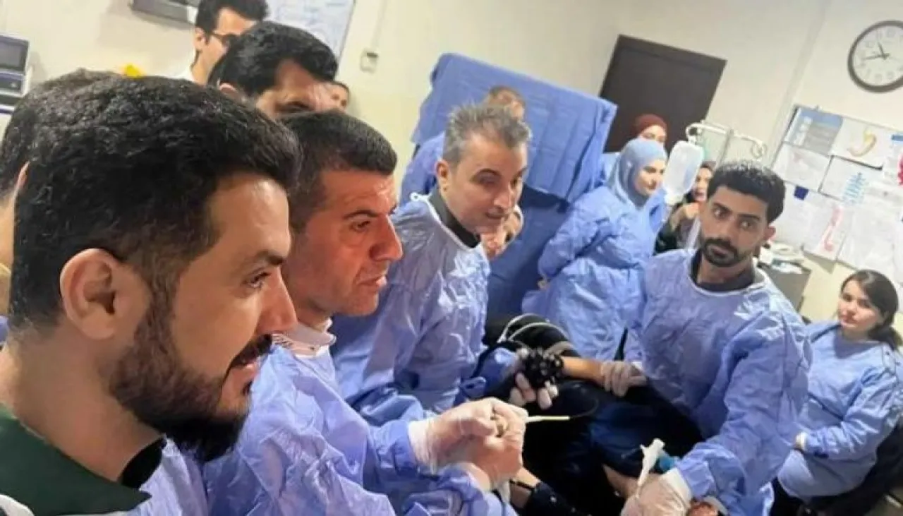 تدخل طبي نادر في العراق استخراج 24 أداة حادة من معدة شاب
