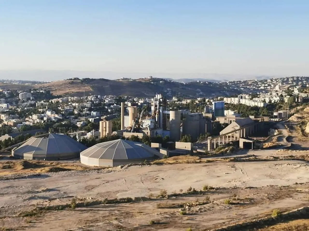 لجنة أراضي الفحيص المجتمع المحلي مصدر الشرعية وشريك أساسي في ملف لافارج