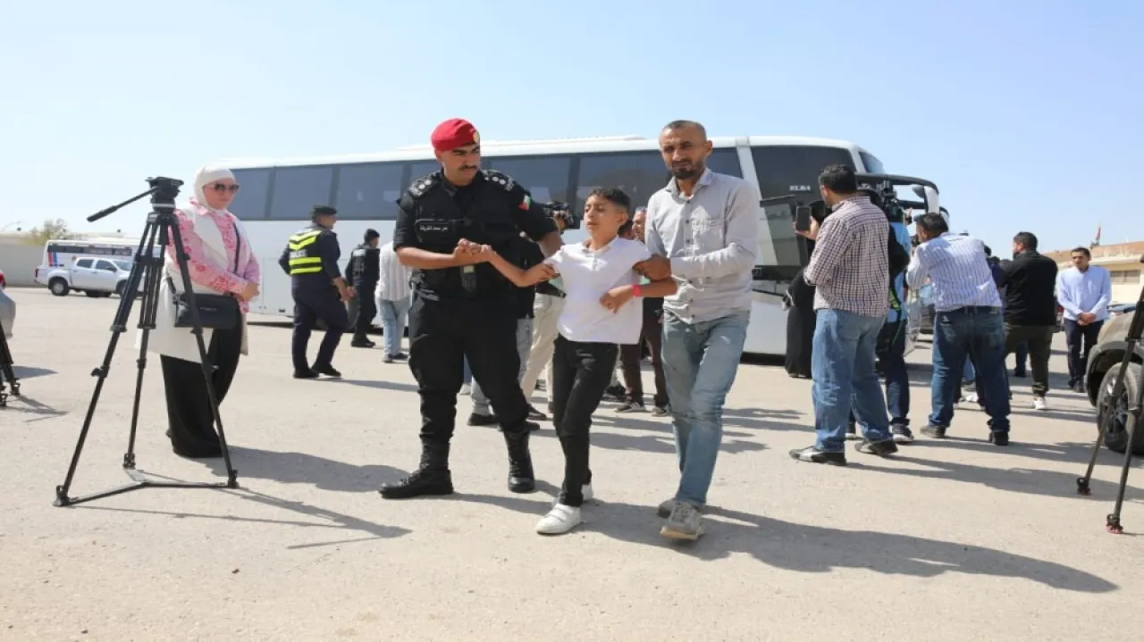 الأردن ينفذ إجلاء بريا لـ34 مريضا من غزة الأربعاء