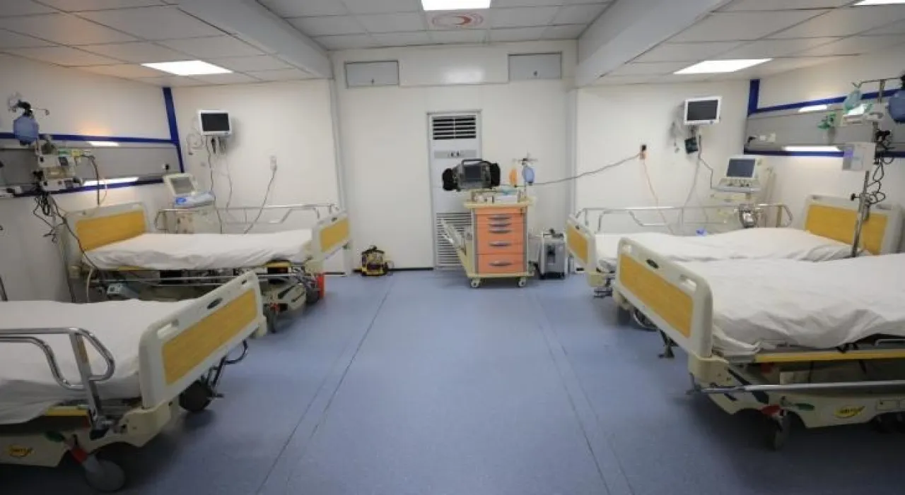 تشغيل قسم العناية المركزة في مستشفى المواصي بقطاع غزة