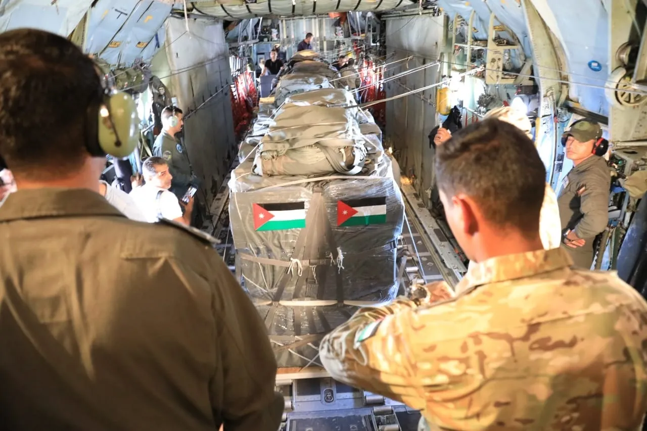 الجيشان الأردني و الإماراتي ينفذان إنزالين جويين على قطاع غزة