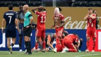 بالفيديو .. اصابة خطيرة جدا لموسيالا أمام باريس تثير الرعب البايرن