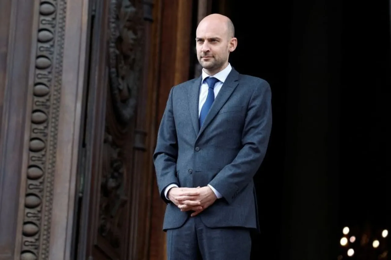 بالتنسيق مع الأردن  فرنسا ترسل 40 طنا من المساعدات لغزة