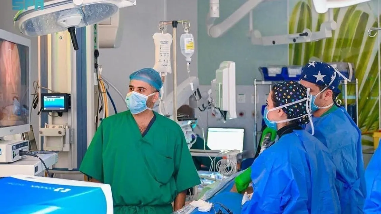 وفاءً للصداقة هكذا تبرع شاب سعودي بكليته لصديقه دون أن يخبره