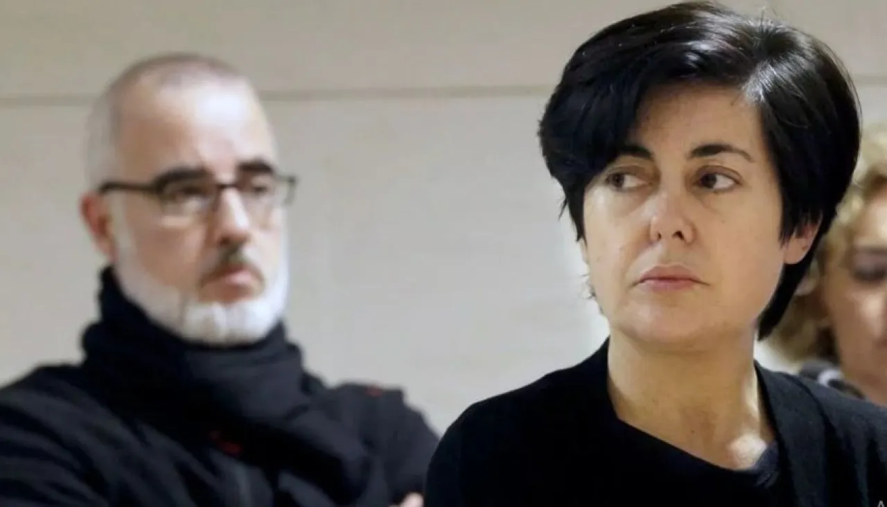 طفلة تُخدّر وتُخنق بيد والديها ودراما نتفليكس تُحيي القضية بعد 12 عاماً