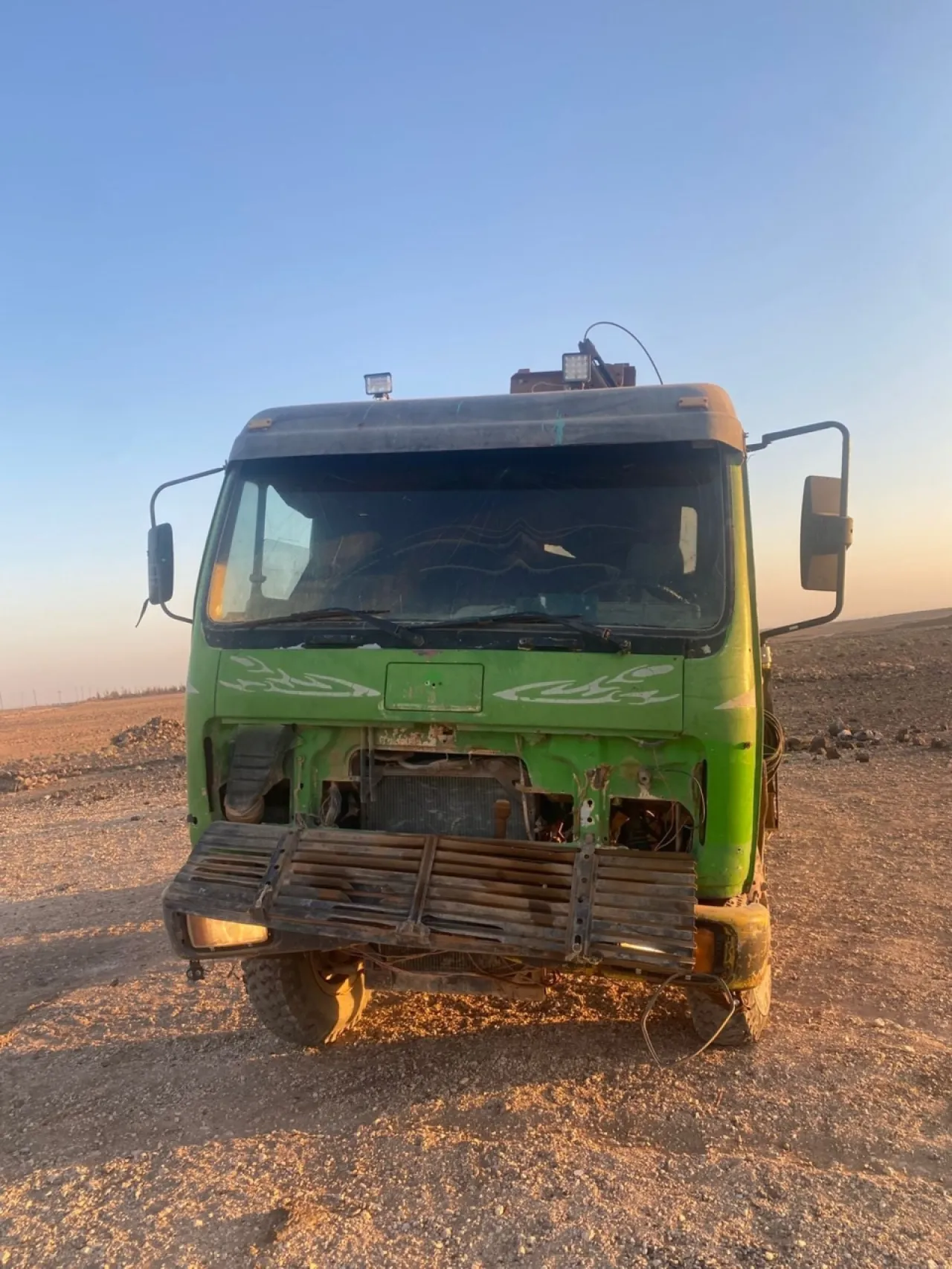 ضبط حفارة مخالفة في البادية الشرقية 