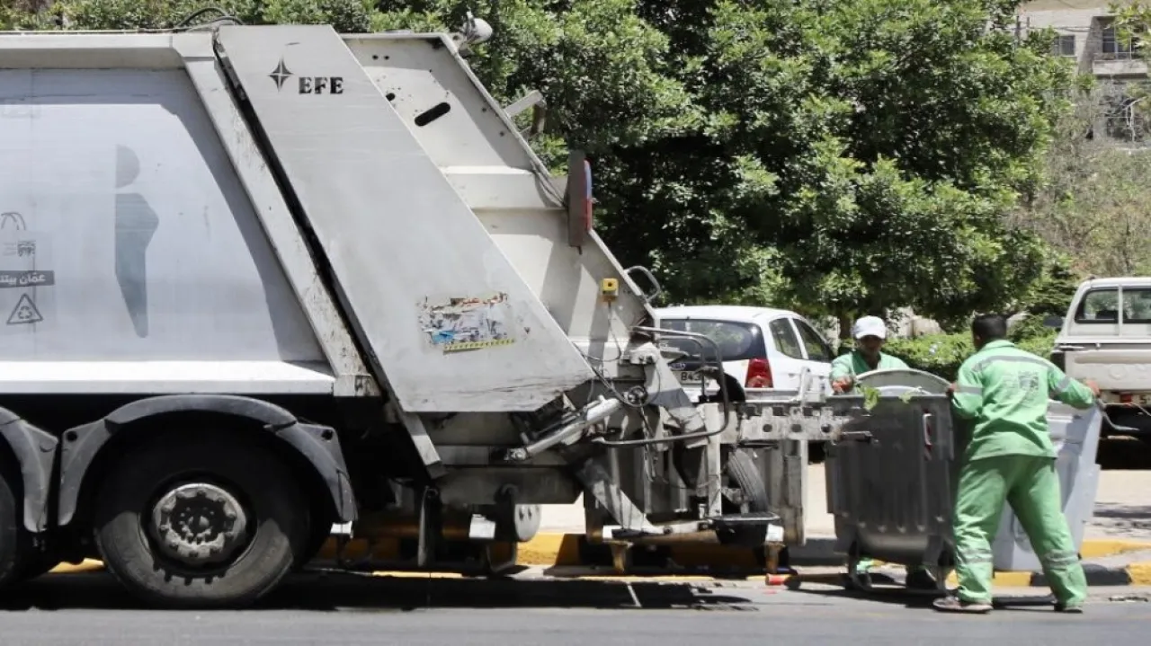 الأمانة توقف عمل كوادرها الميدانية خلال ساعات الظهيرة بسبب موجة الحر